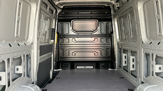 Volkswagen Crafter Cr35 Mwb Diesel 4Motion 2.0 TDI 177PS Commerce Plus High Roof Van Auto - Image 20